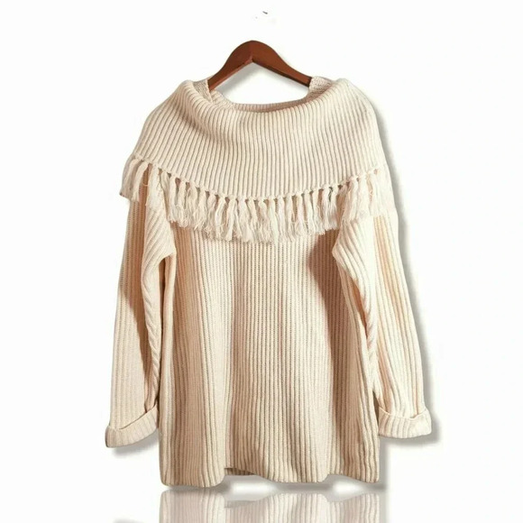 New York  Style Fringe Ivory Off Shoulder Sweater Cowlneck Size S women's - Picture 1 of 12